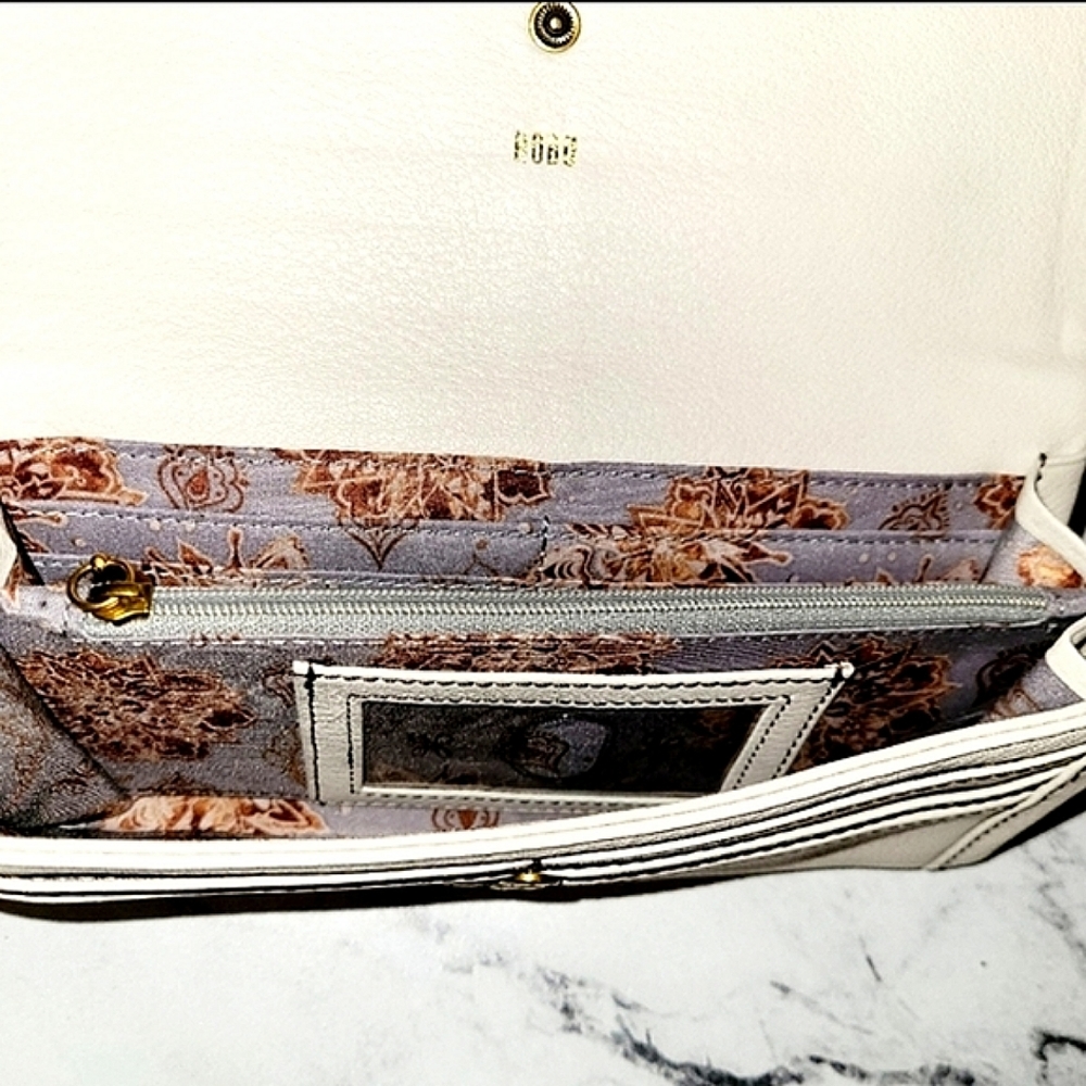 HOBO Rare 'Wonder' Cream Leather Wallet w/Wrist Strap & Wanderlust Lining - Picture 3 of 6